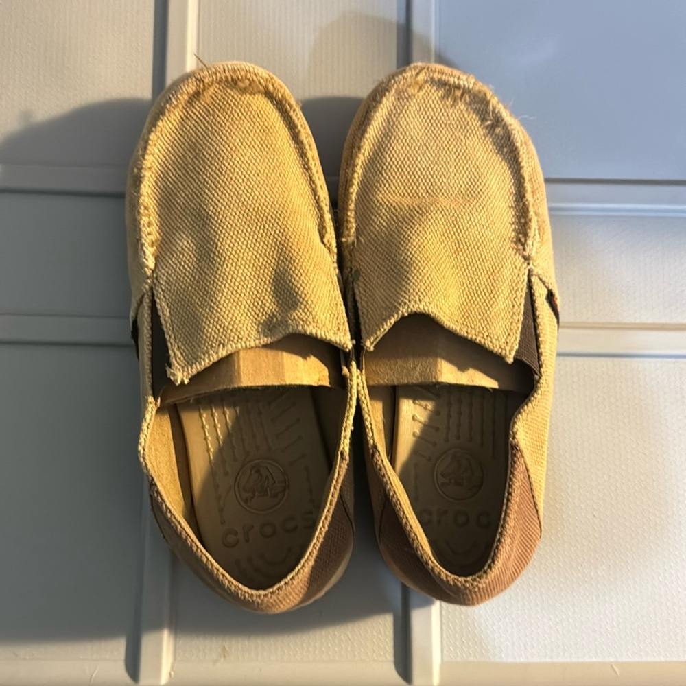 Boys Crocs Slip On Size 2